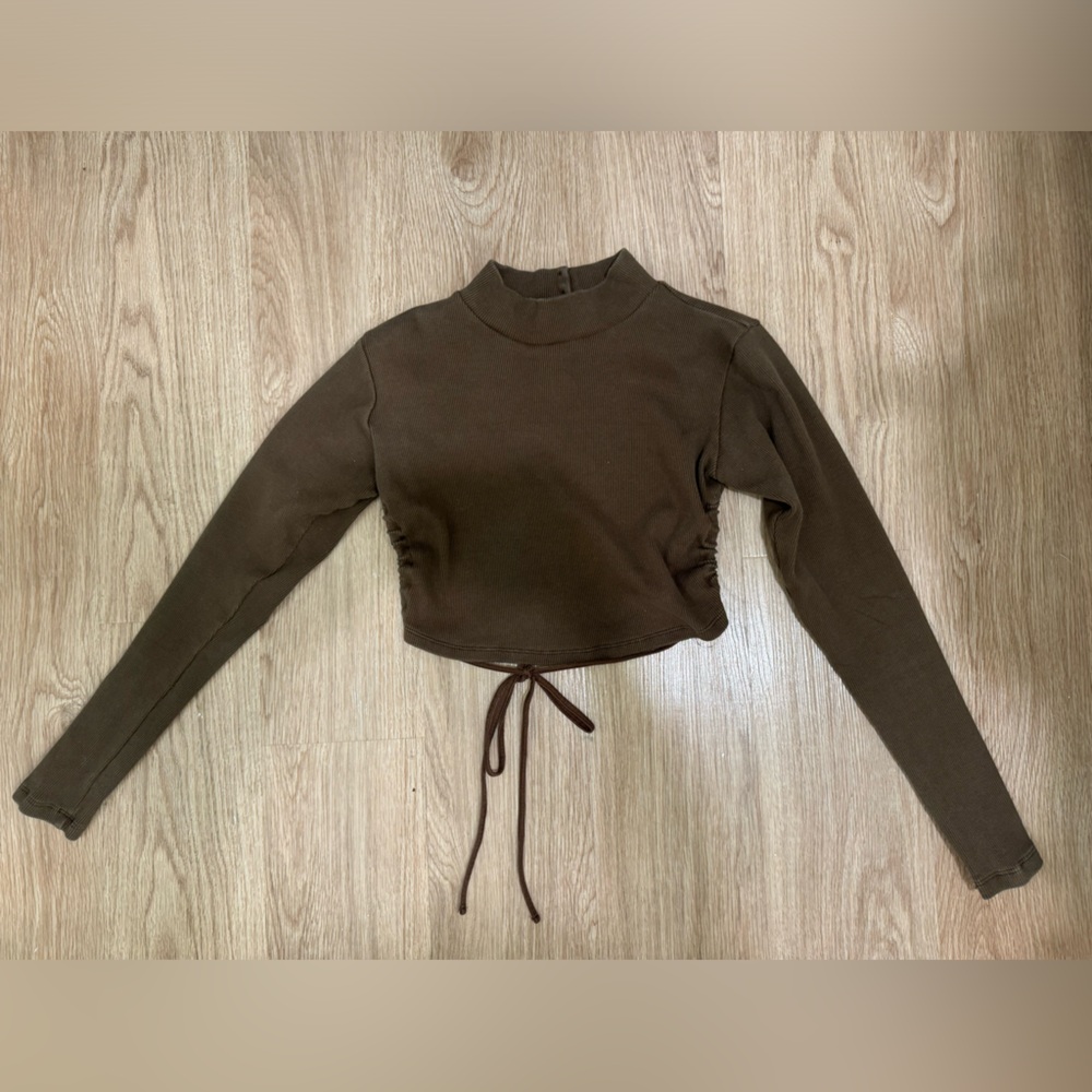 Motel Rocks Brown long sleeve crop top with open back size medium
